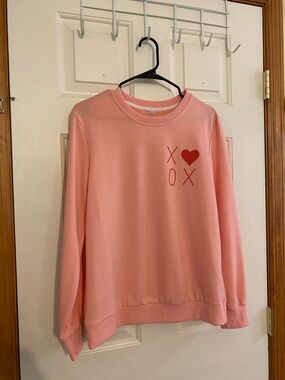 Women's Pink Heart 'XOX' Crewneck Sweatshirt